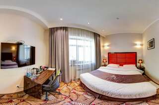 Отель Отель «Гарден» Бишкек Улучшенный номер с кроватью размера «king-size»-3